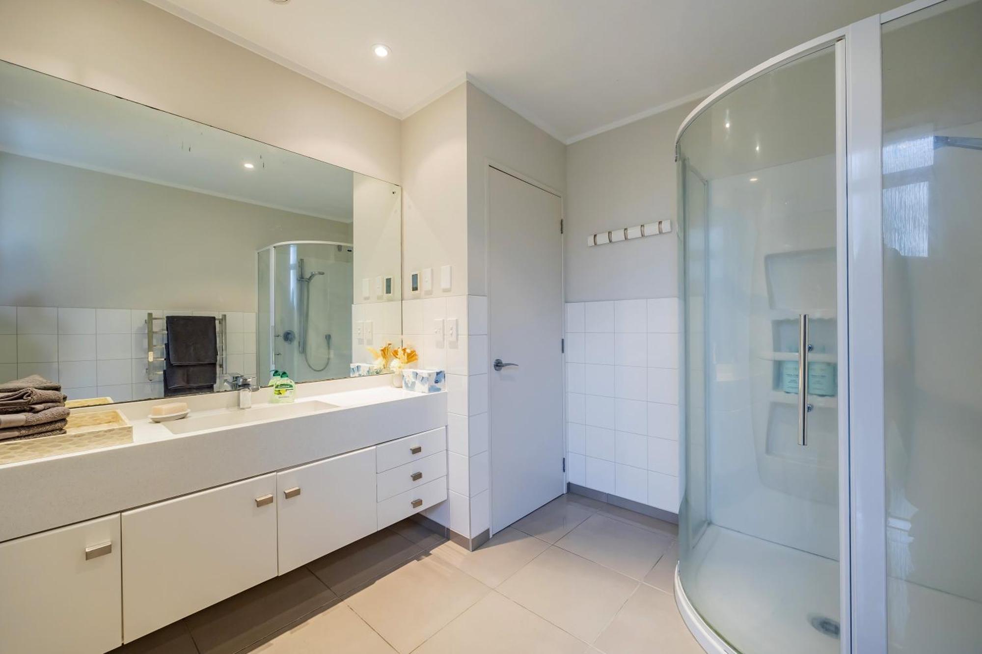 Entire House With Pool, Spa Auckland Exterior foto