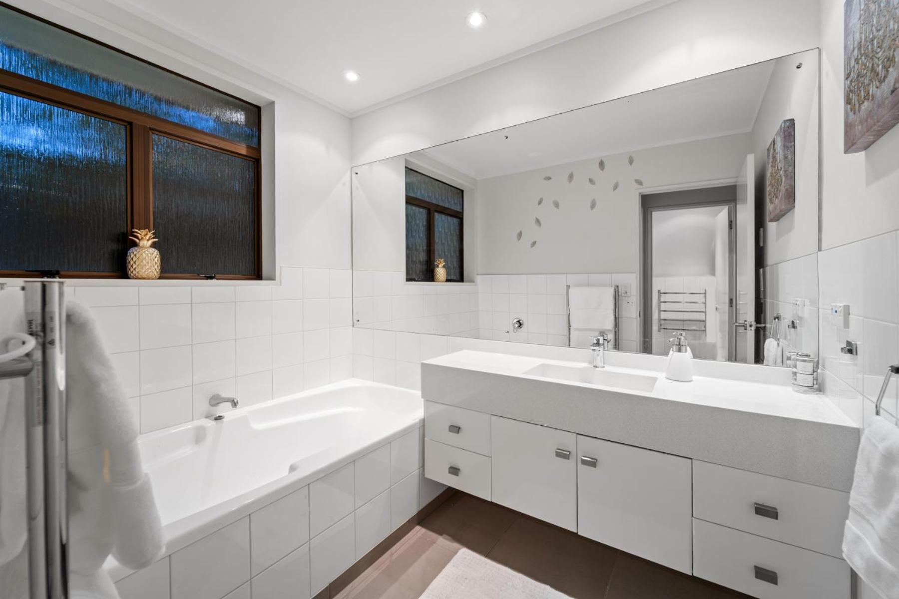 Entire House With Pool, Spa Auckland Exterior foto